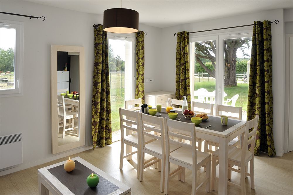 Residence Nemea Les Grands Rochers เลส์ซาบล์-โดล็อนน์ ภายนอก รูปภาพ