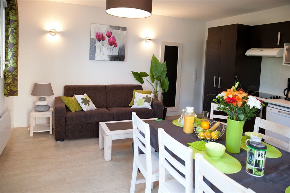 Residence Nemea Les Grands Rochers เลส์ซาบล์-โดล็อนน์ ภายนอก รูปภาพ